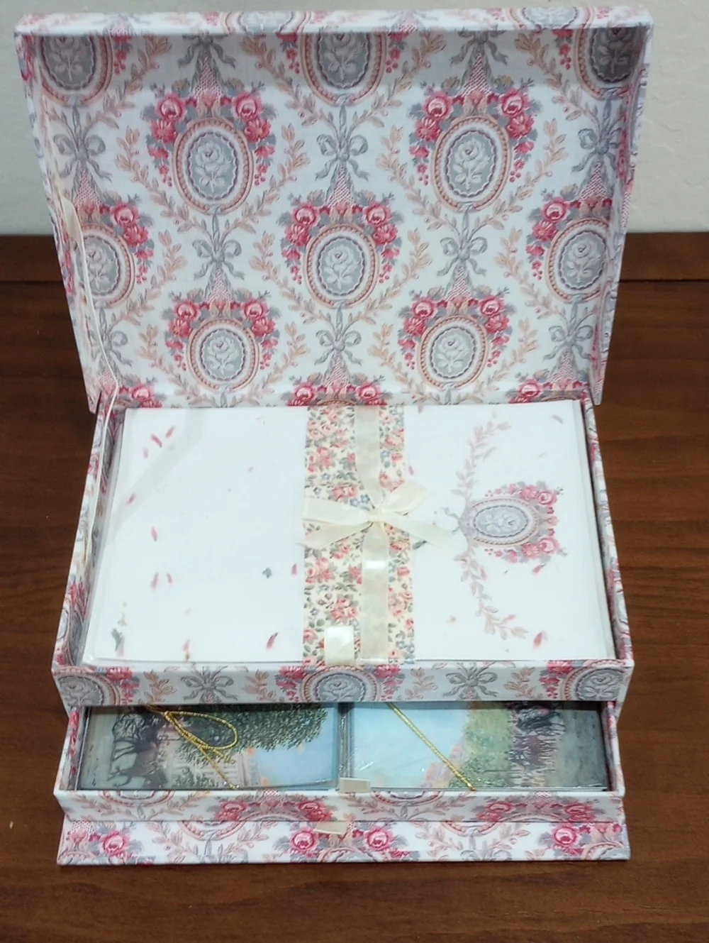 French Stationery Set With Cards and Letterhead - Vintage!